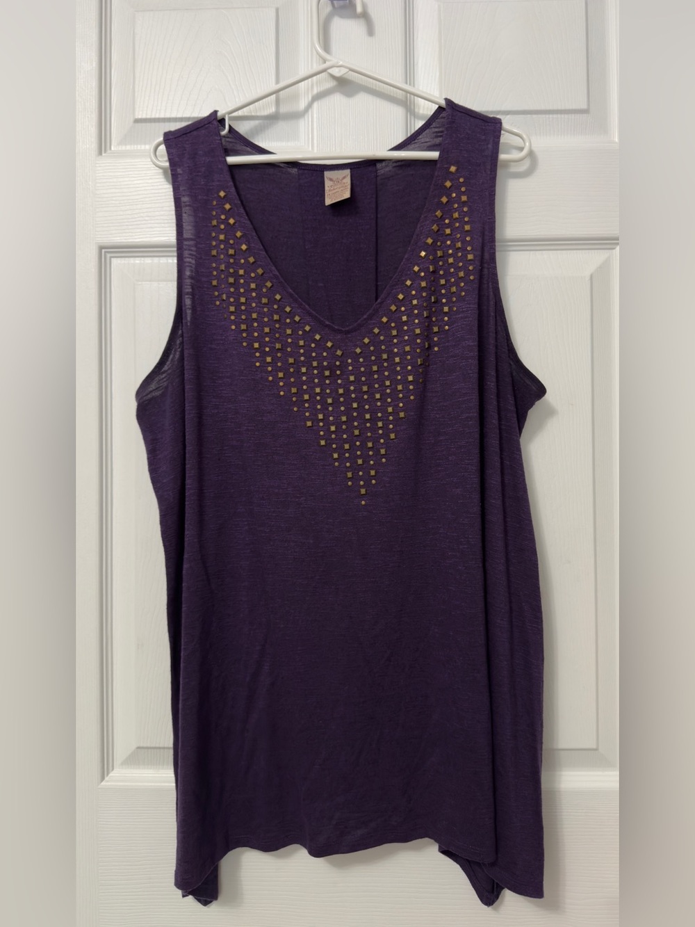 Faded Glory Purple V-Neck Tank with Gold Studs